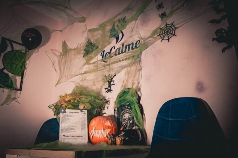 lecalme_salon masażu_halloween